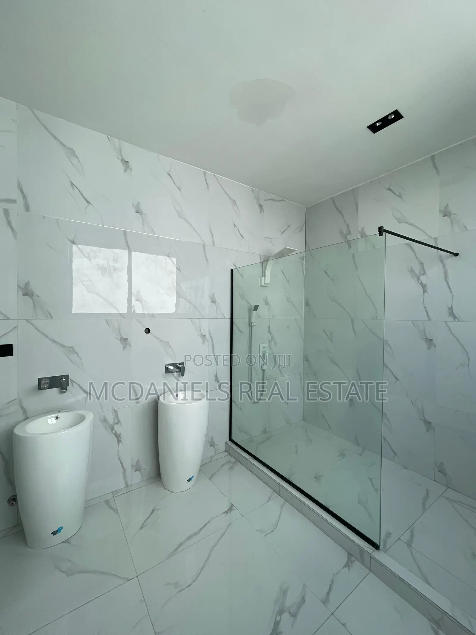 Furnished 5bdrm Duplex in Osapa london for sale in Osapa london