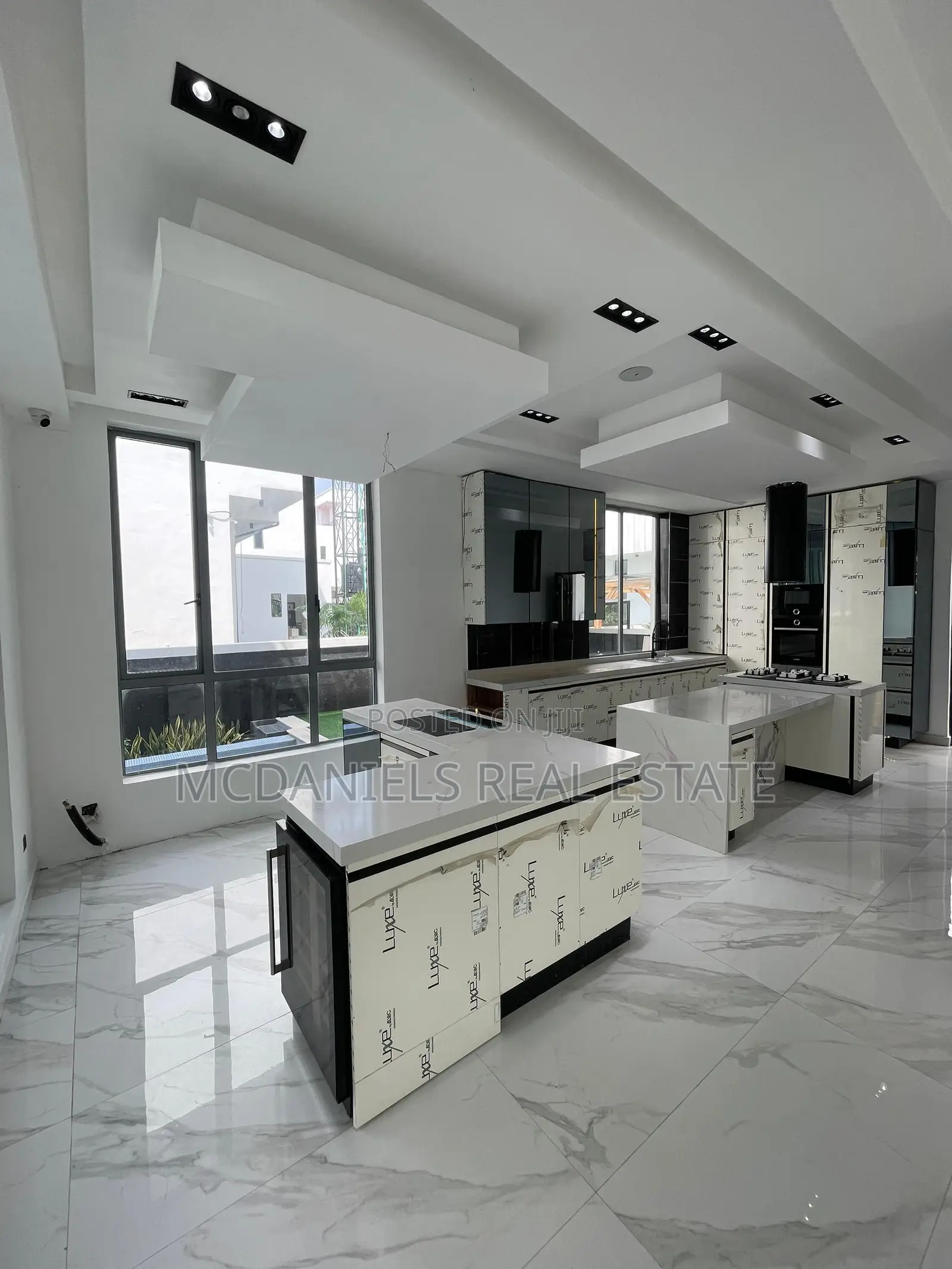 Furnished 5bdrm Duplex in Osapa london for sale in Osapa london