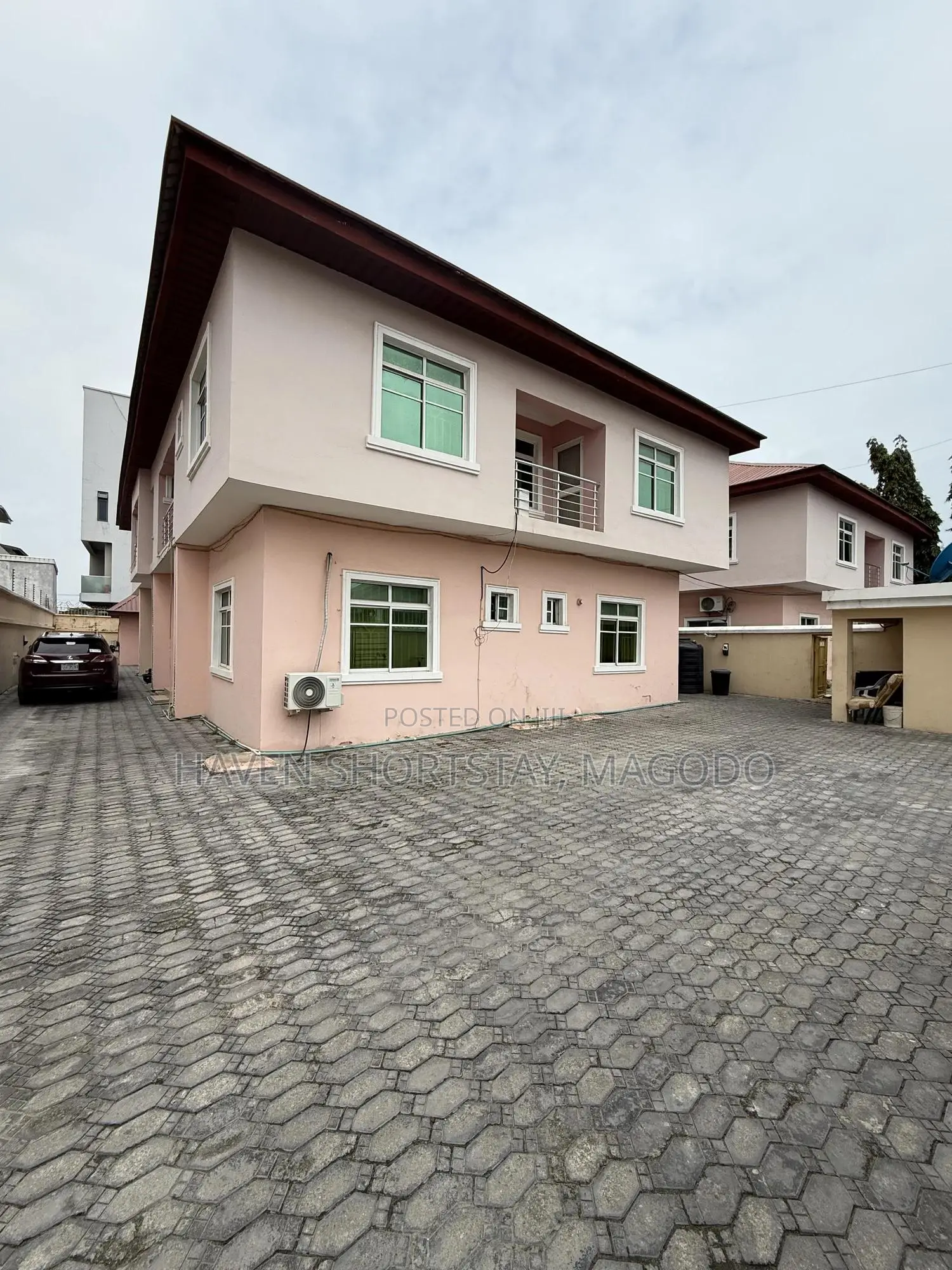 Furnished 5bdrm Duplex in Magodo Gra Phase 2 for sale in Lekki Phase 1