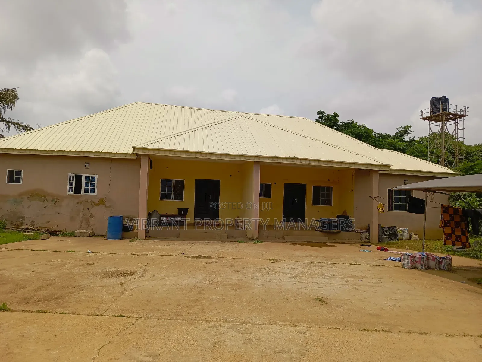 12bdrm Block of Flats in Gwari Avenue Barnawa, Kaduna / Kaduna State in Kaduna / Kaduna State