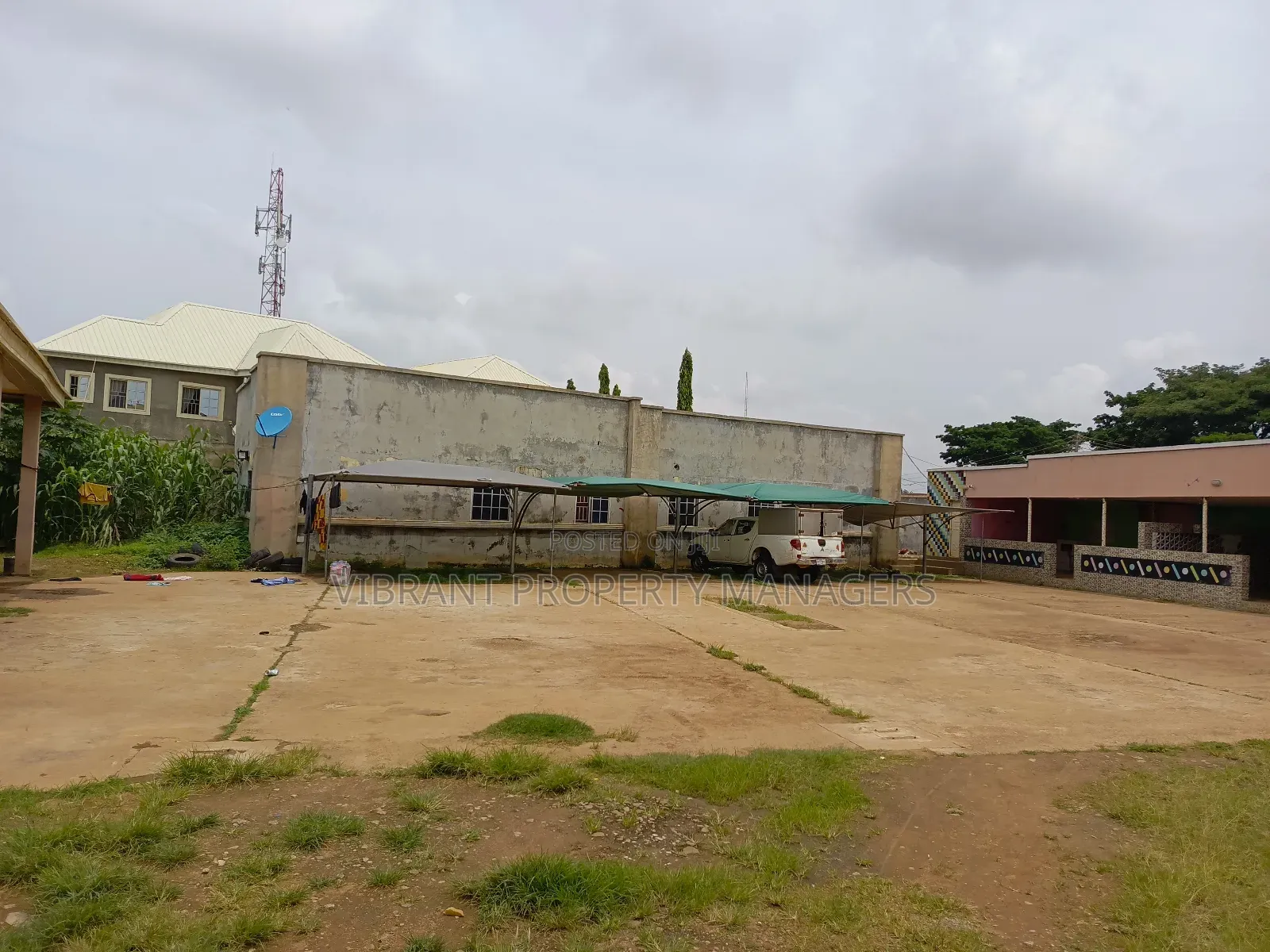 12bdrm Block of Flats in Gwari Avenue Barnawa, Kaduna / Kaduna State in Kaduna / Kaduna State