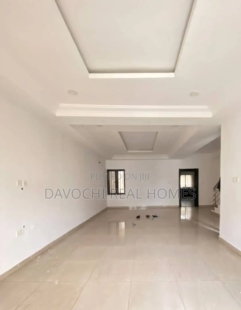 4bdrm Duplex in Ikota Gra for rent in Ikota