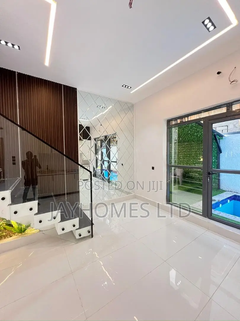 5-Bedroom Detached Duplex With Bq for Sale in Ajah Lagos in Ado / Ajah