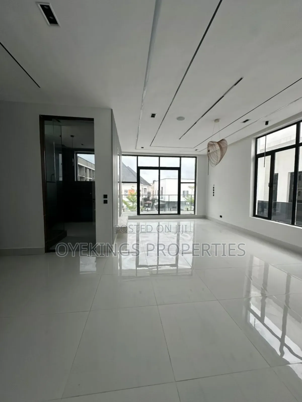 5bdrm Duplex in Lekki, Chevron for sale in Chevron