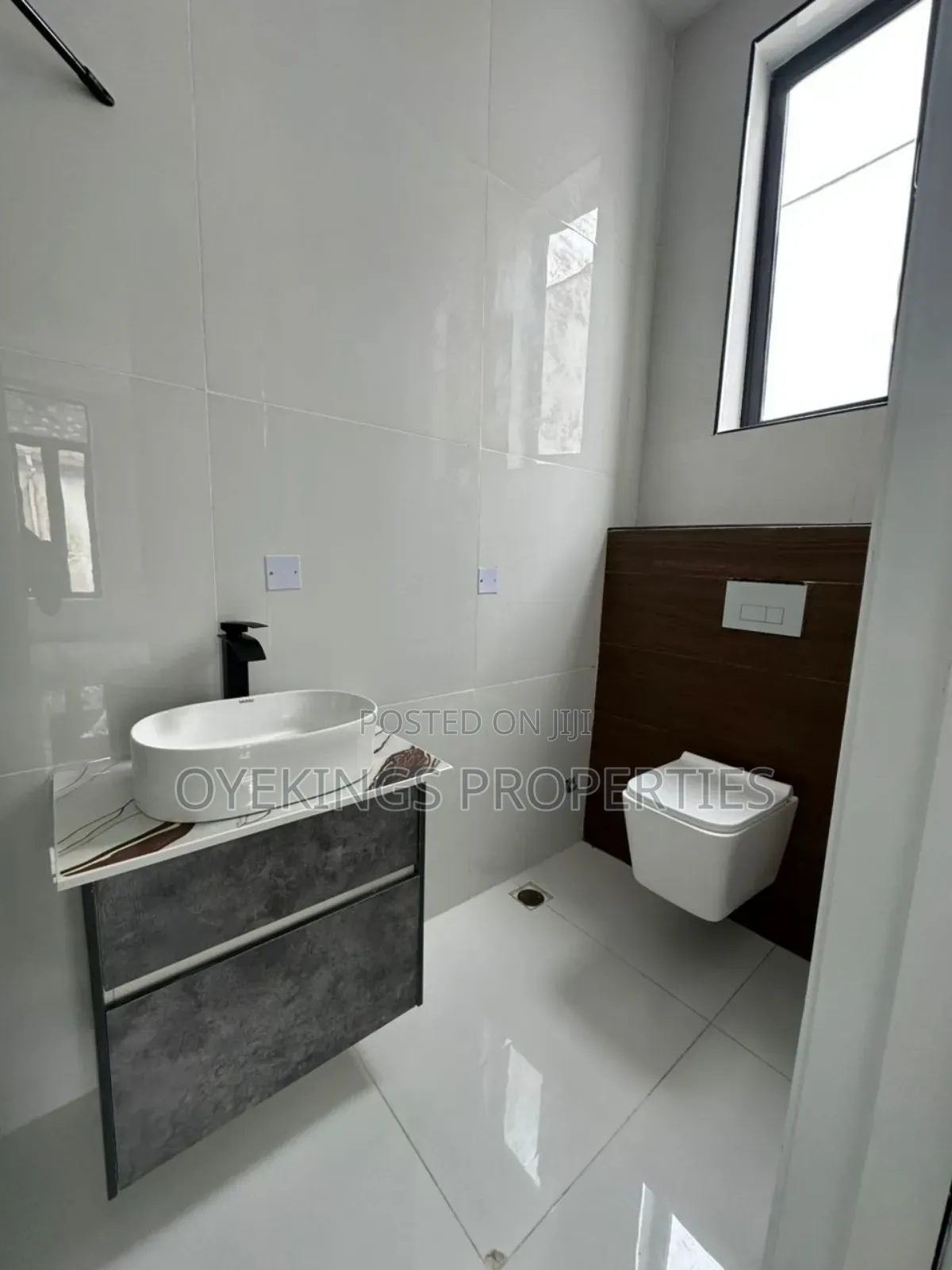 5bdrm Duplex in Lekki, Chevron for sale in Chevron