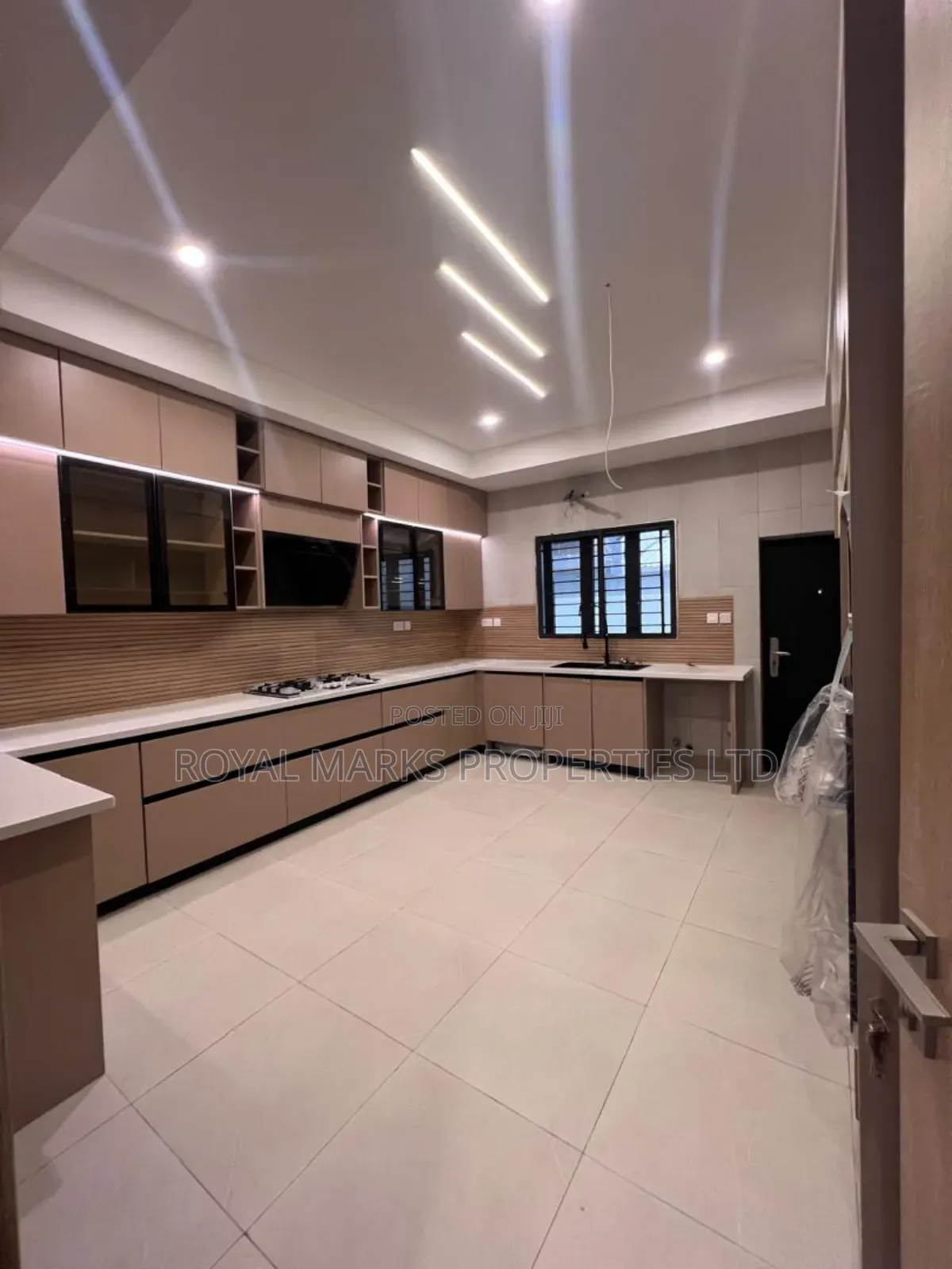4bdrm Duplex in Life Camp for sale in Life Camp