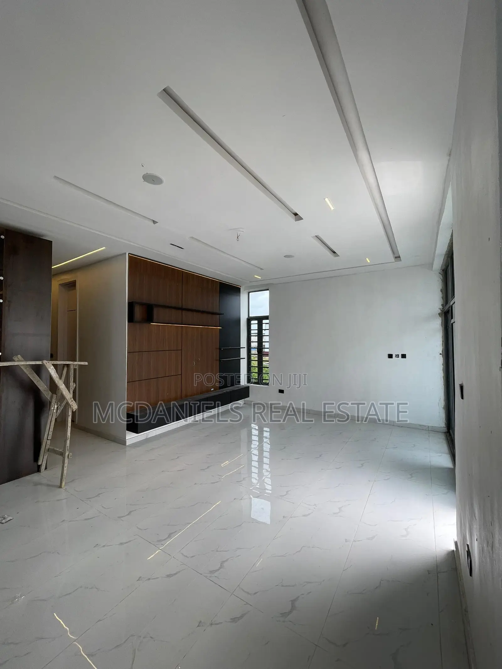 Furnished 5bdrm Duplex in Chevron for sale in Chevron