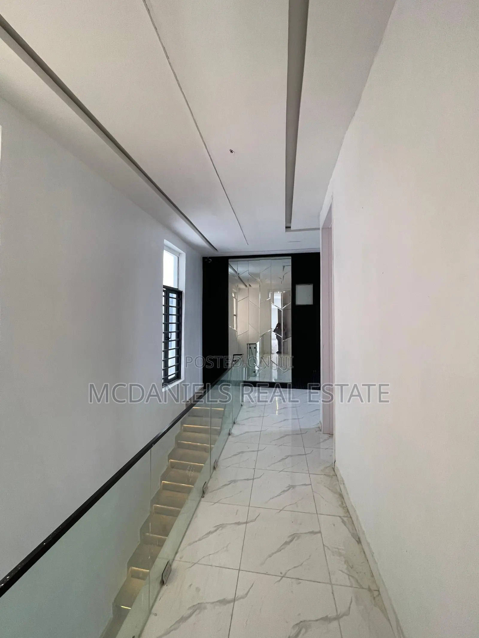 Furnished 5bdrm Duplex in Chevron for sale in Chevron