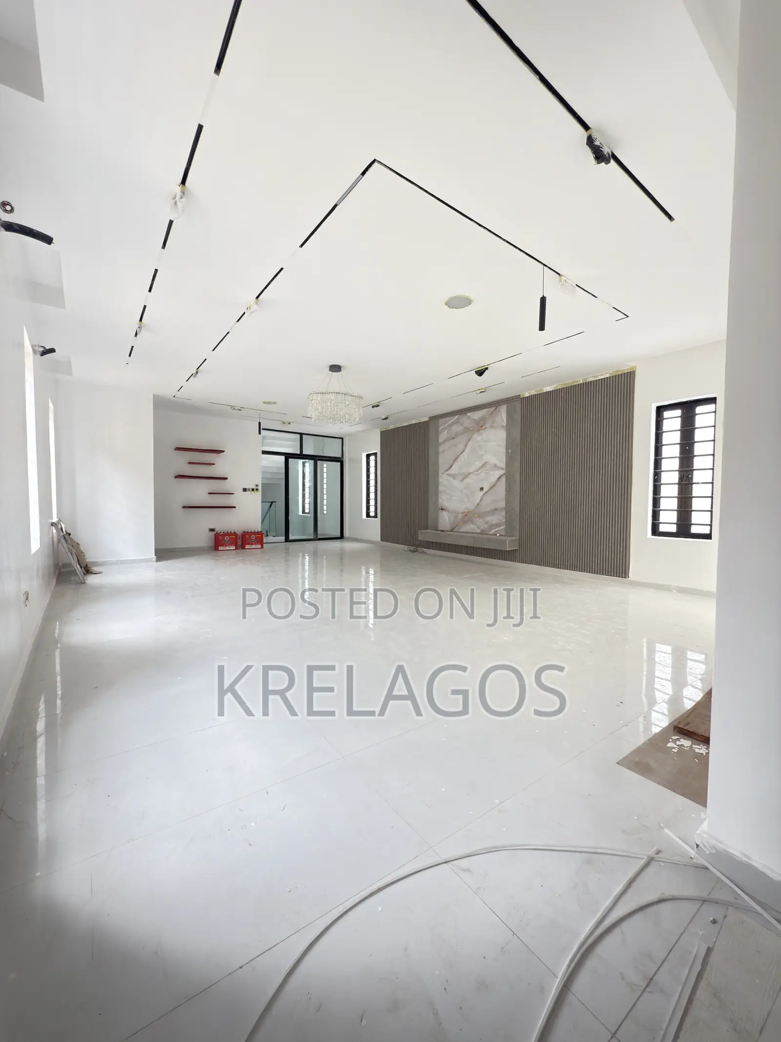 5bdrm Duplex in Chevron for sale in Chevron