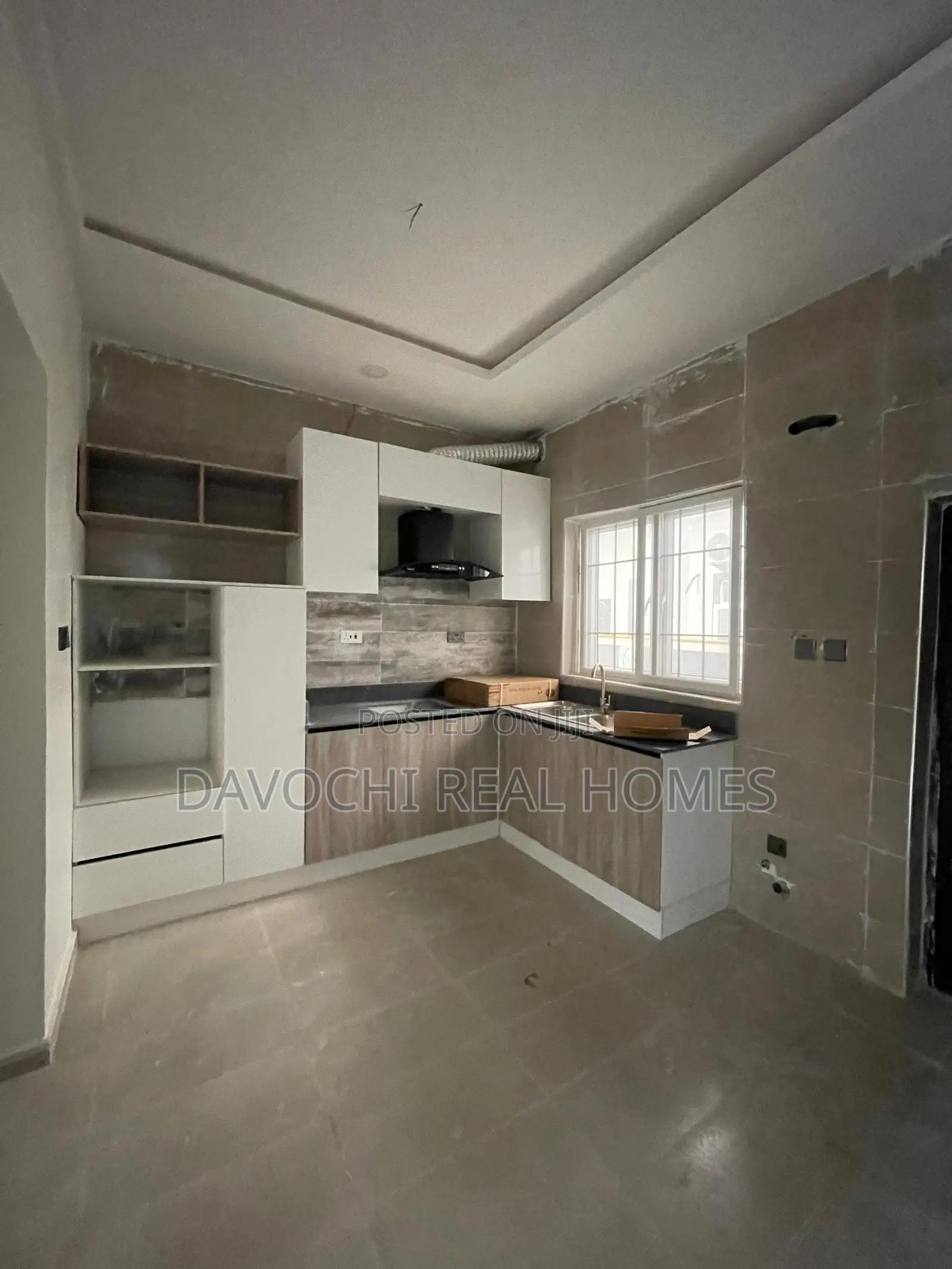 4bdrm Duplex in Conservative Road,, Chevron for rent in Chevron