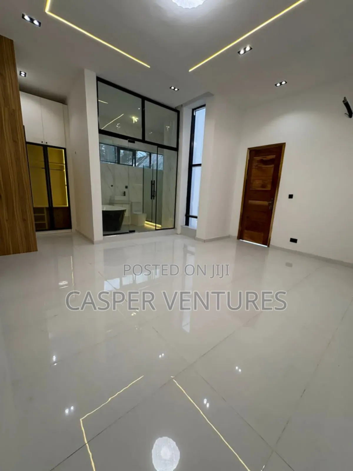 4bdrm Duplex in Lekki County, Ikota for sale in Ikota