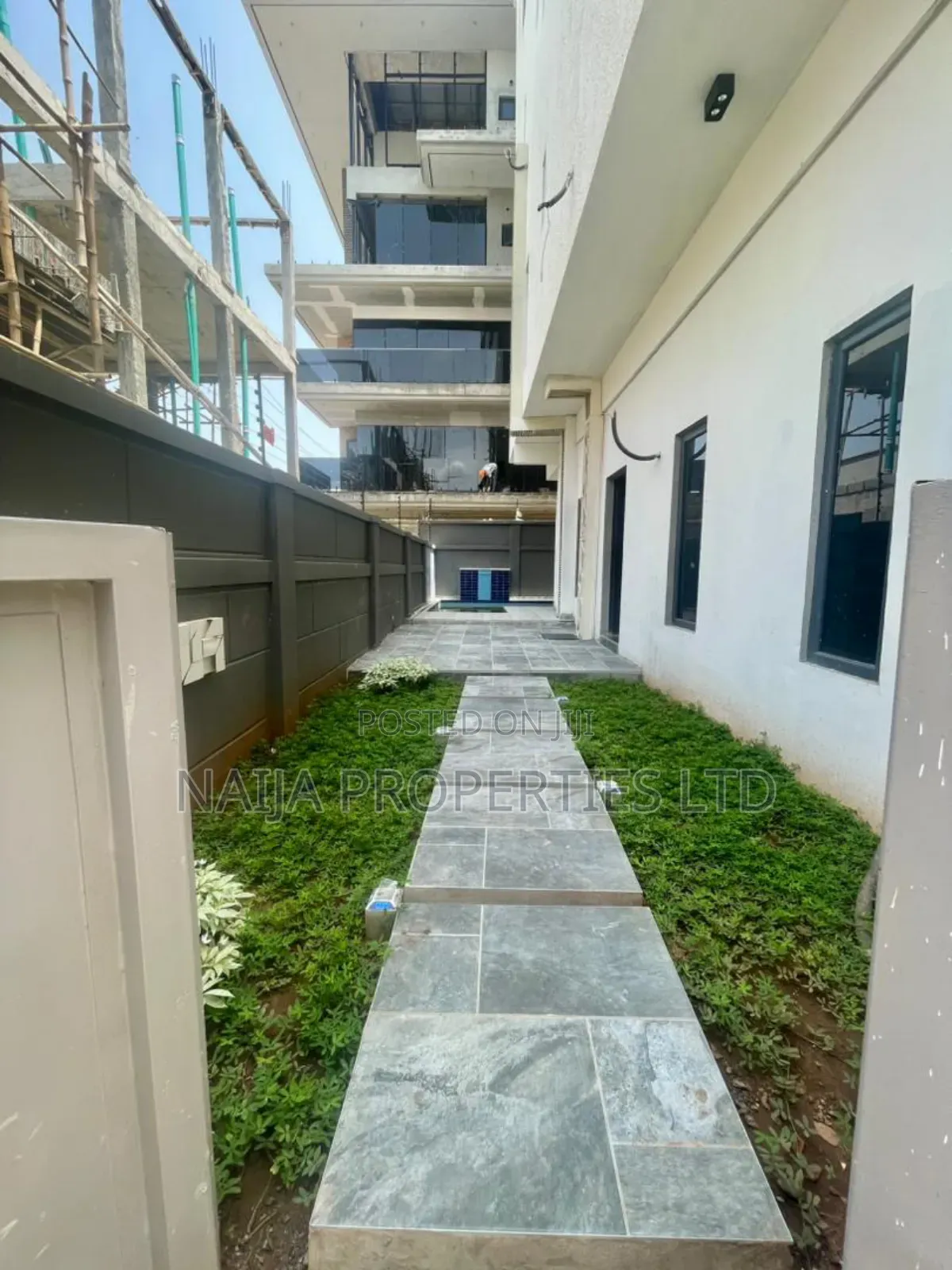 6bdrm Duplex in Off Bourdilon, Ikoyi for sale in Ikoyi