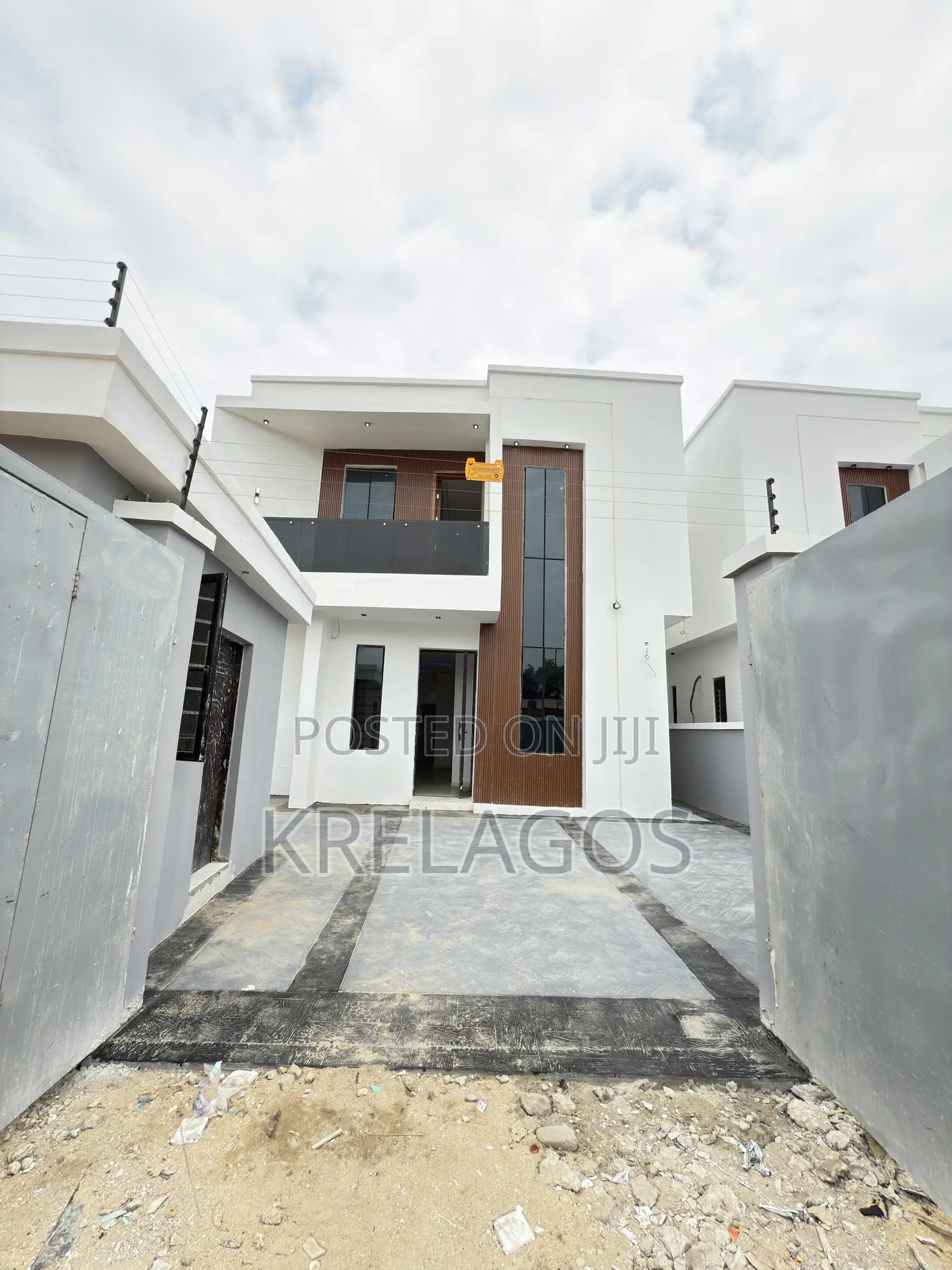 4bdrm Duplex in Orchid, Chevron for sale in Chevron
