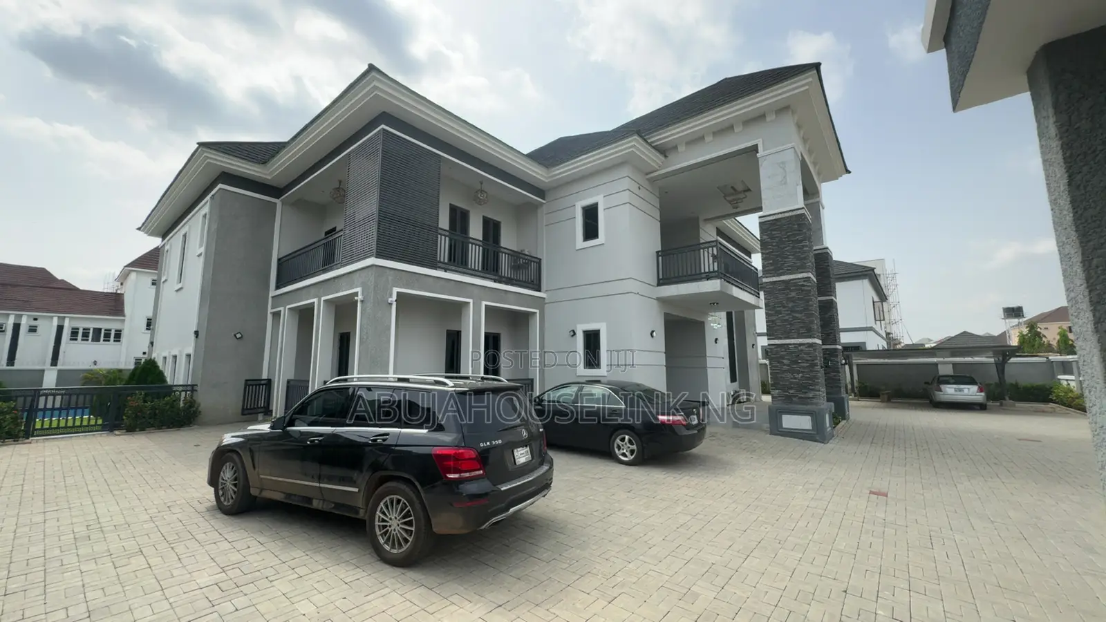 6bdrm Duplex in Guzape By Diplomatic for sale in Guzape District
