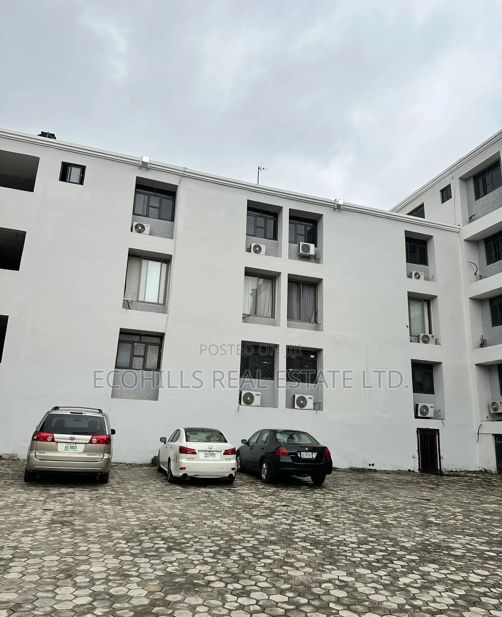 Hotel or Apartment/Plaza/Offices in Zone 7 / Wuse