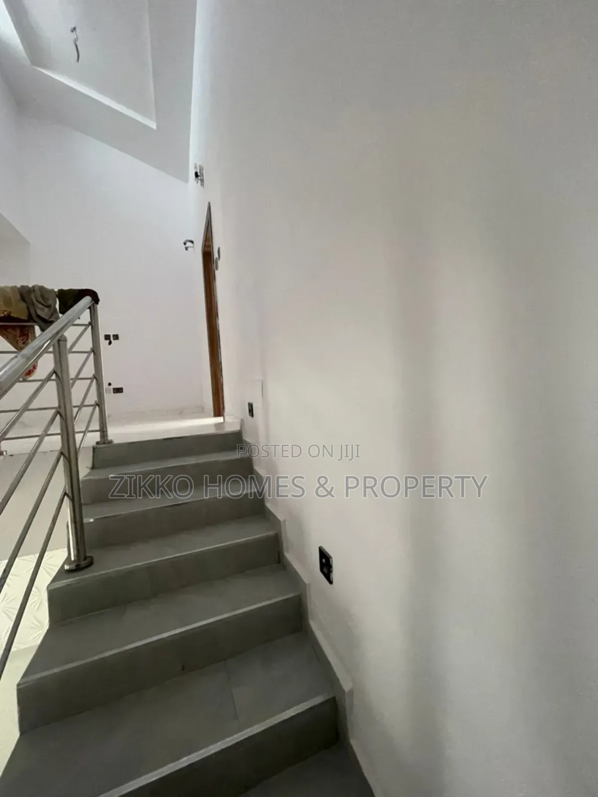 3bdrm Duplex in Awoyaya for sale in Awoyaya