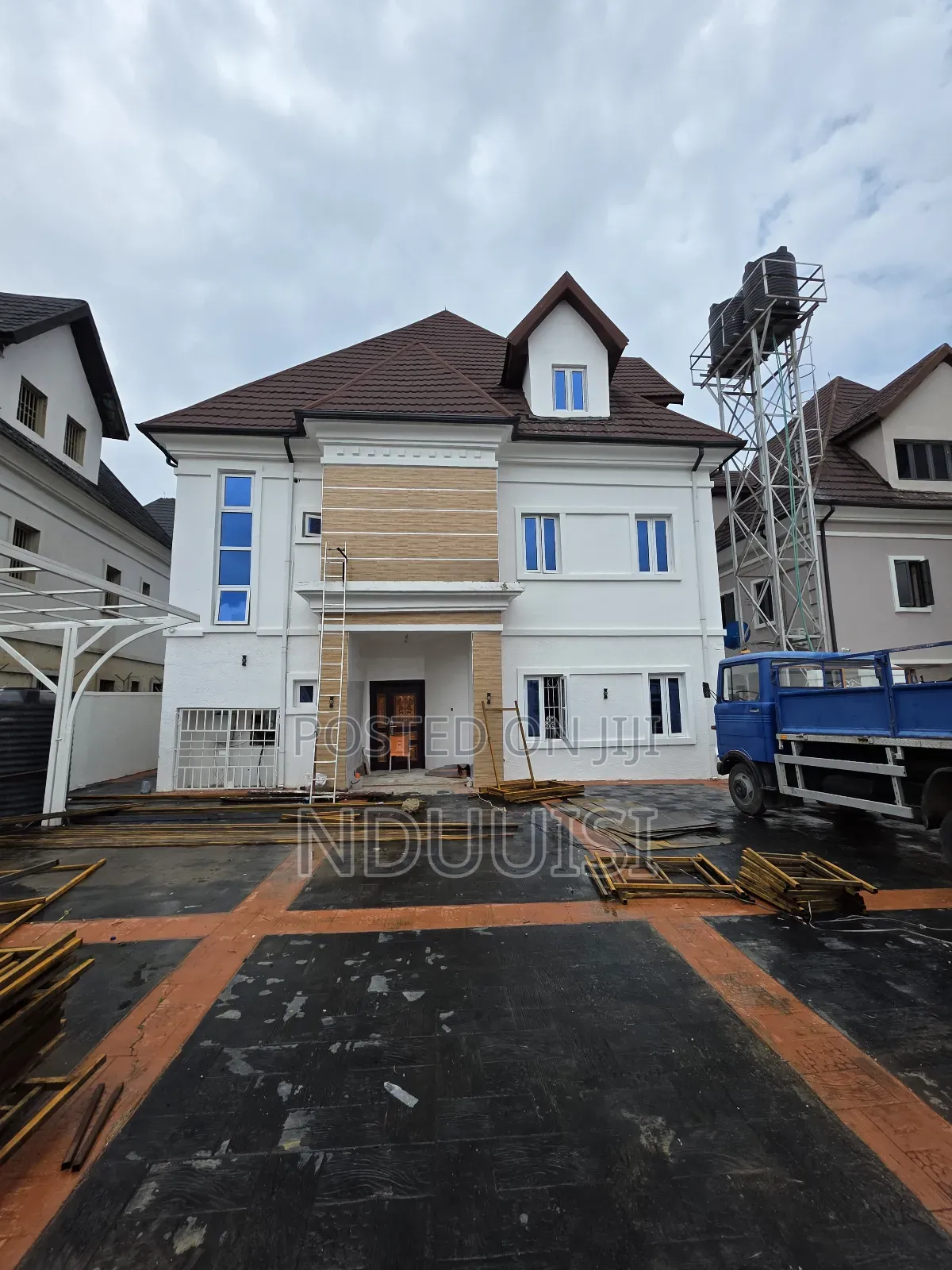 5bdrm Duplex in Idu for sale in Idu