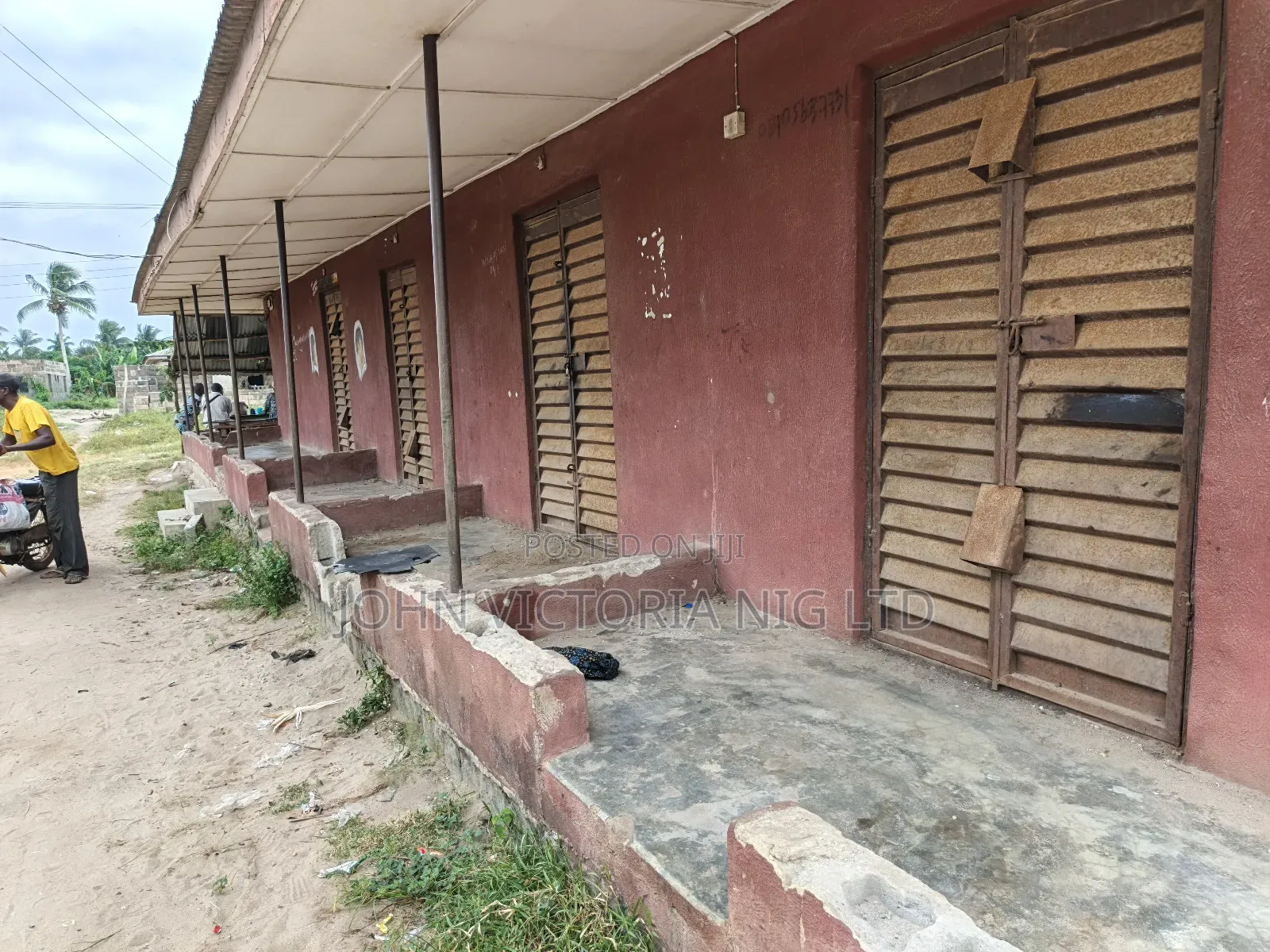 11bdrm Block of Flats in Iragon, Badagry for sale in Badagry