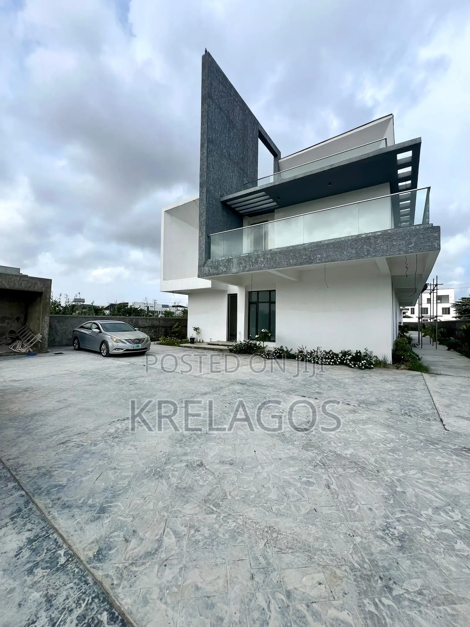 5bdrm Duplex in Osapa London for sale in Osapa london