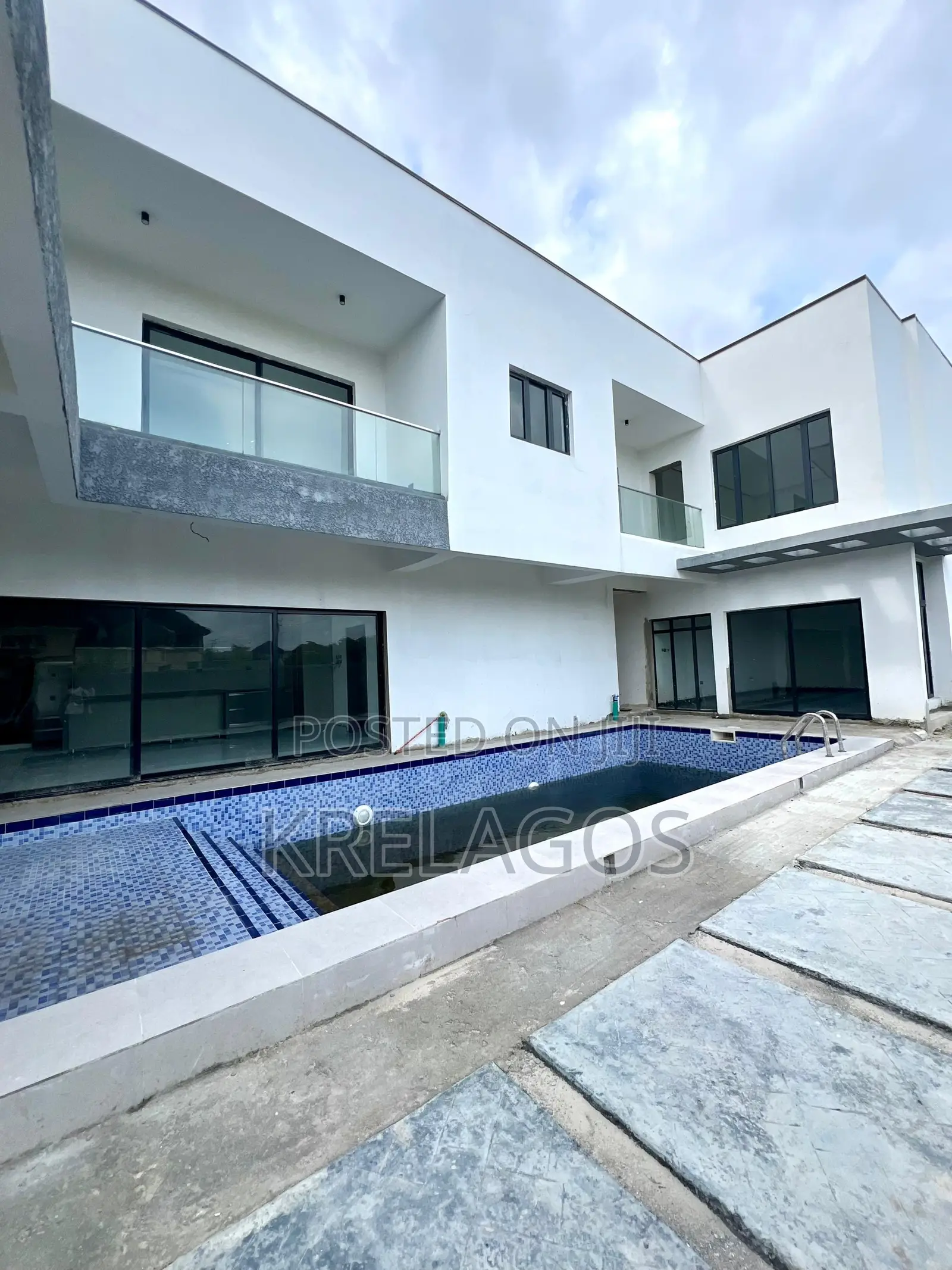 5bdrm Duplex in Osapa London for sale in Osapa london
