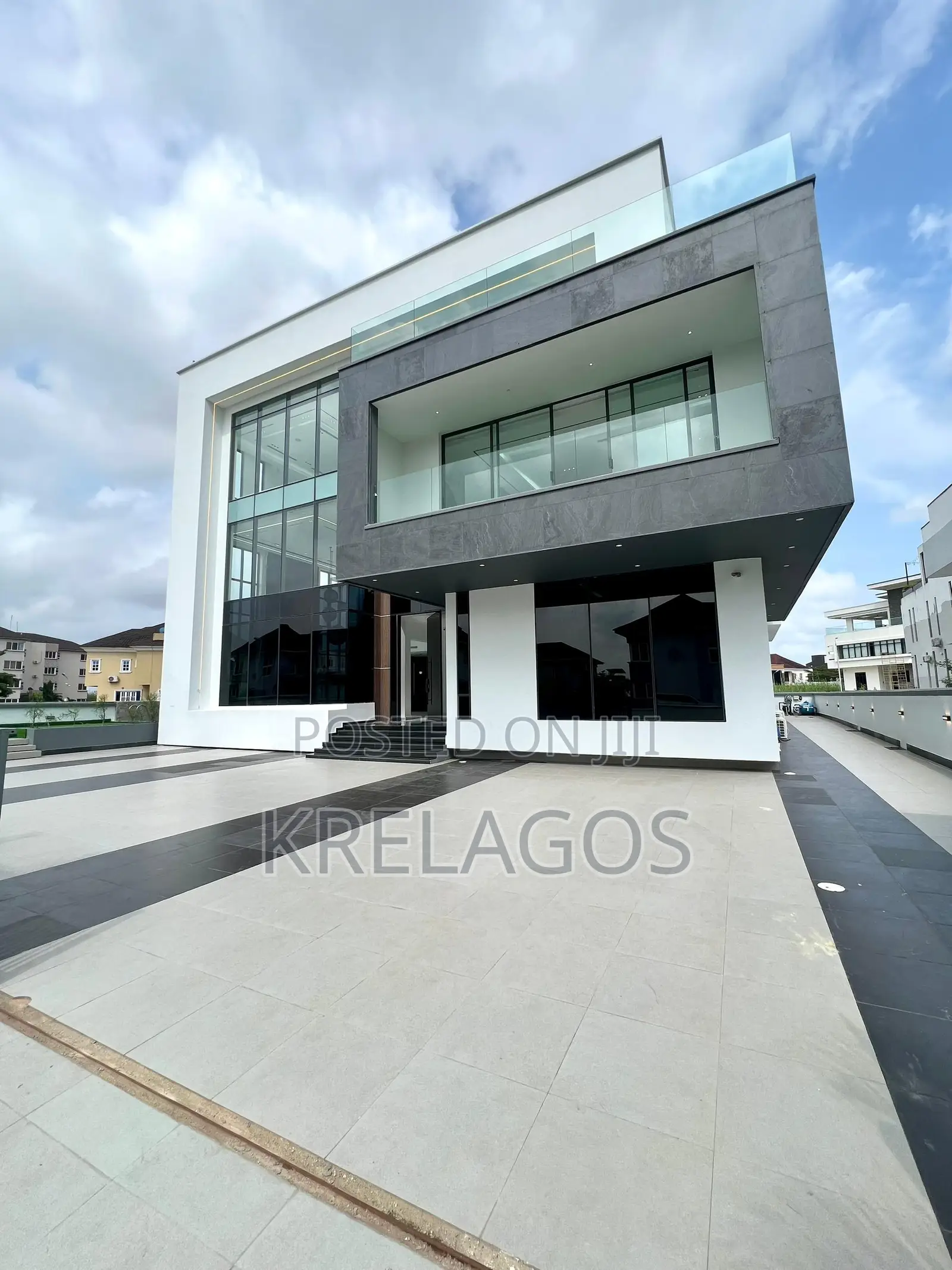5bdrm Duplex in Osapa london for sale in Osapa london