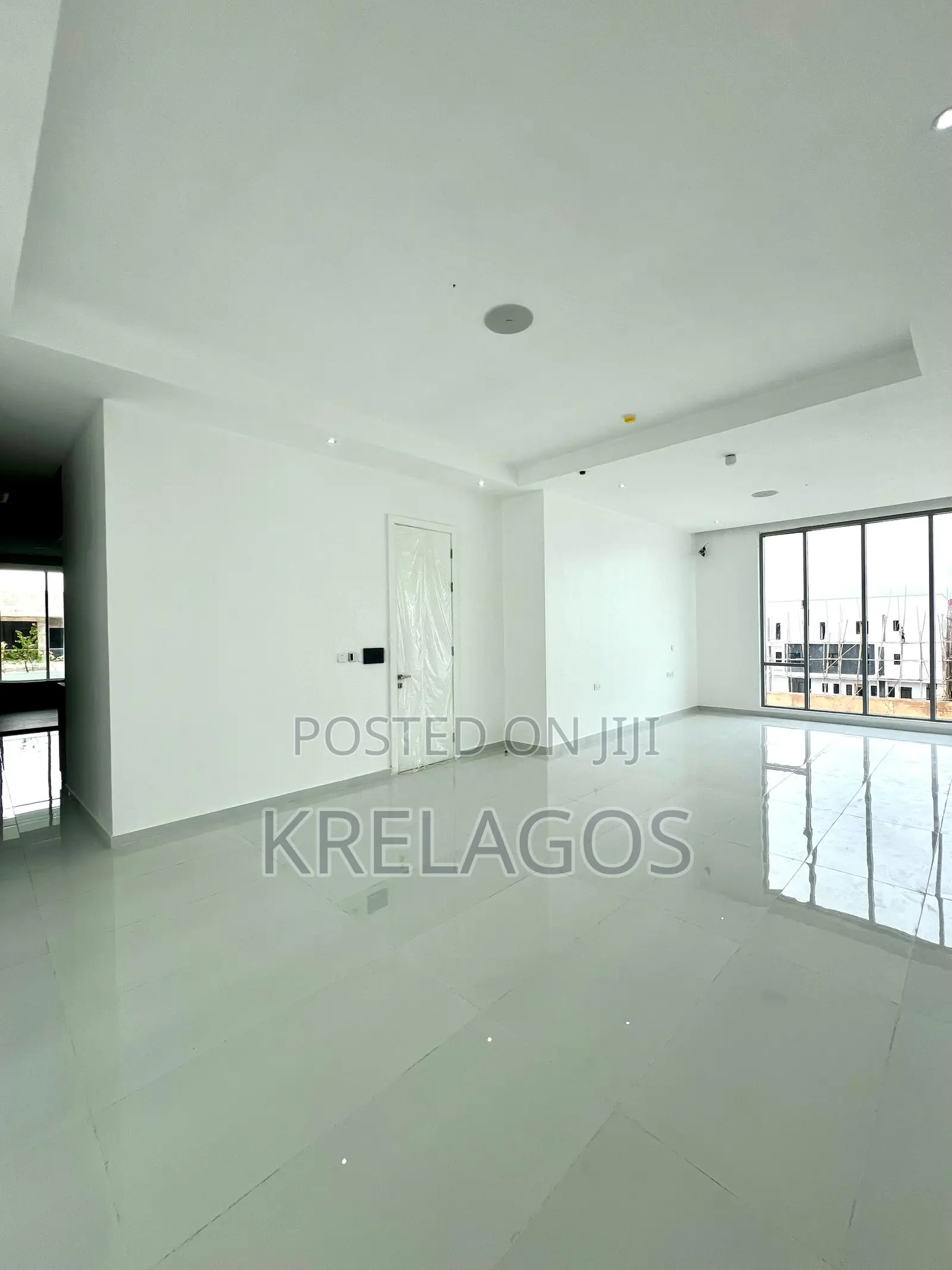 5bdrm Duplex in Ikate for sale in Ikate