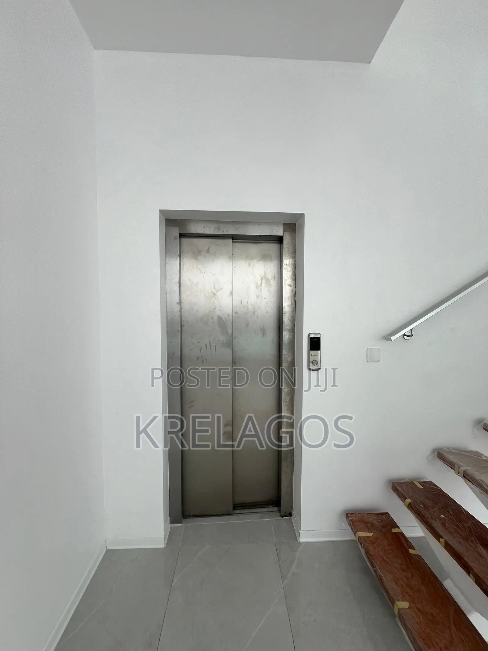 5bdrm Duplex in Ikate for sale in Ikate