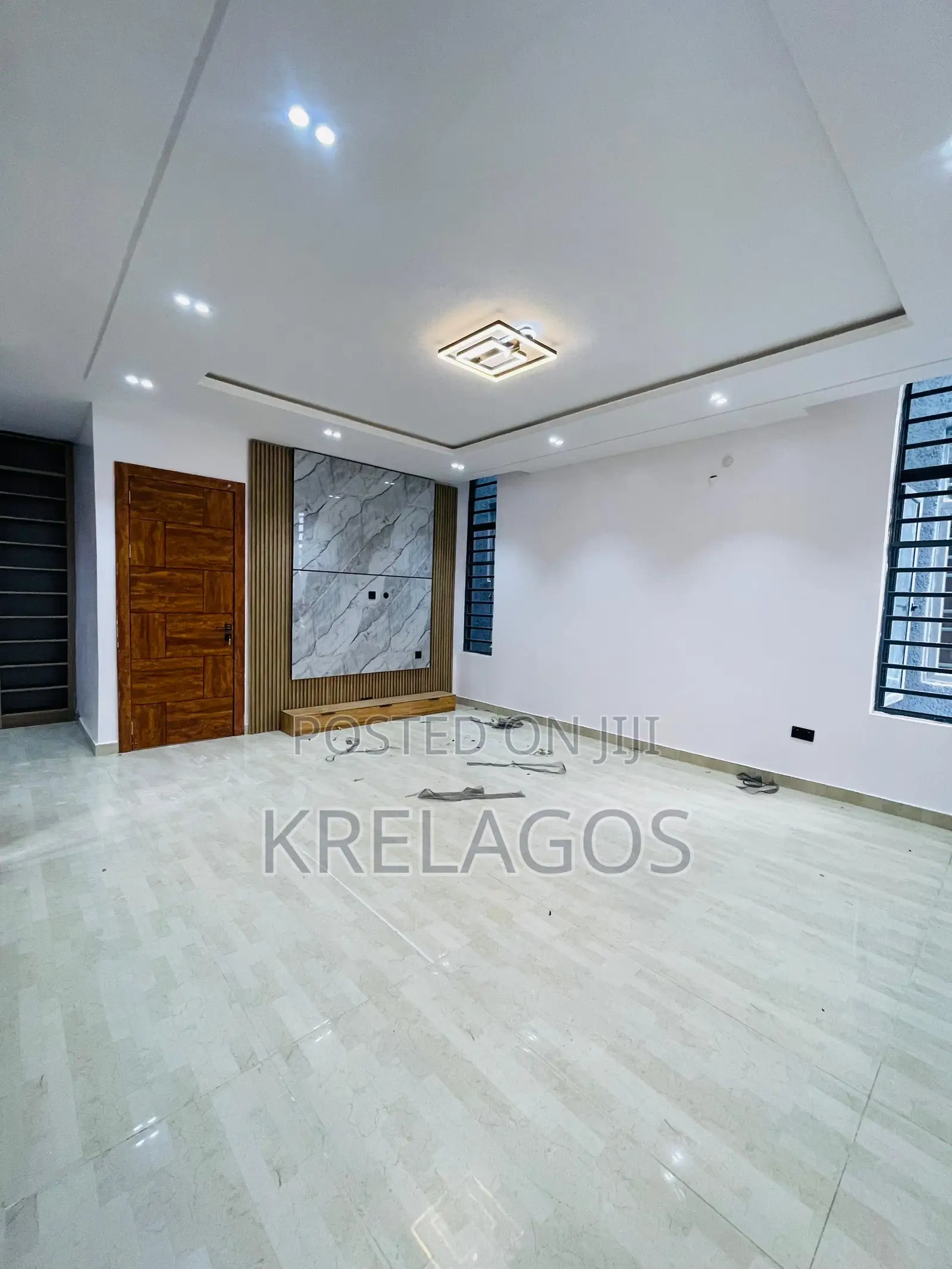 5bdrm Duplex in Lekki Phase 1 for sale in Lekki Phase 1