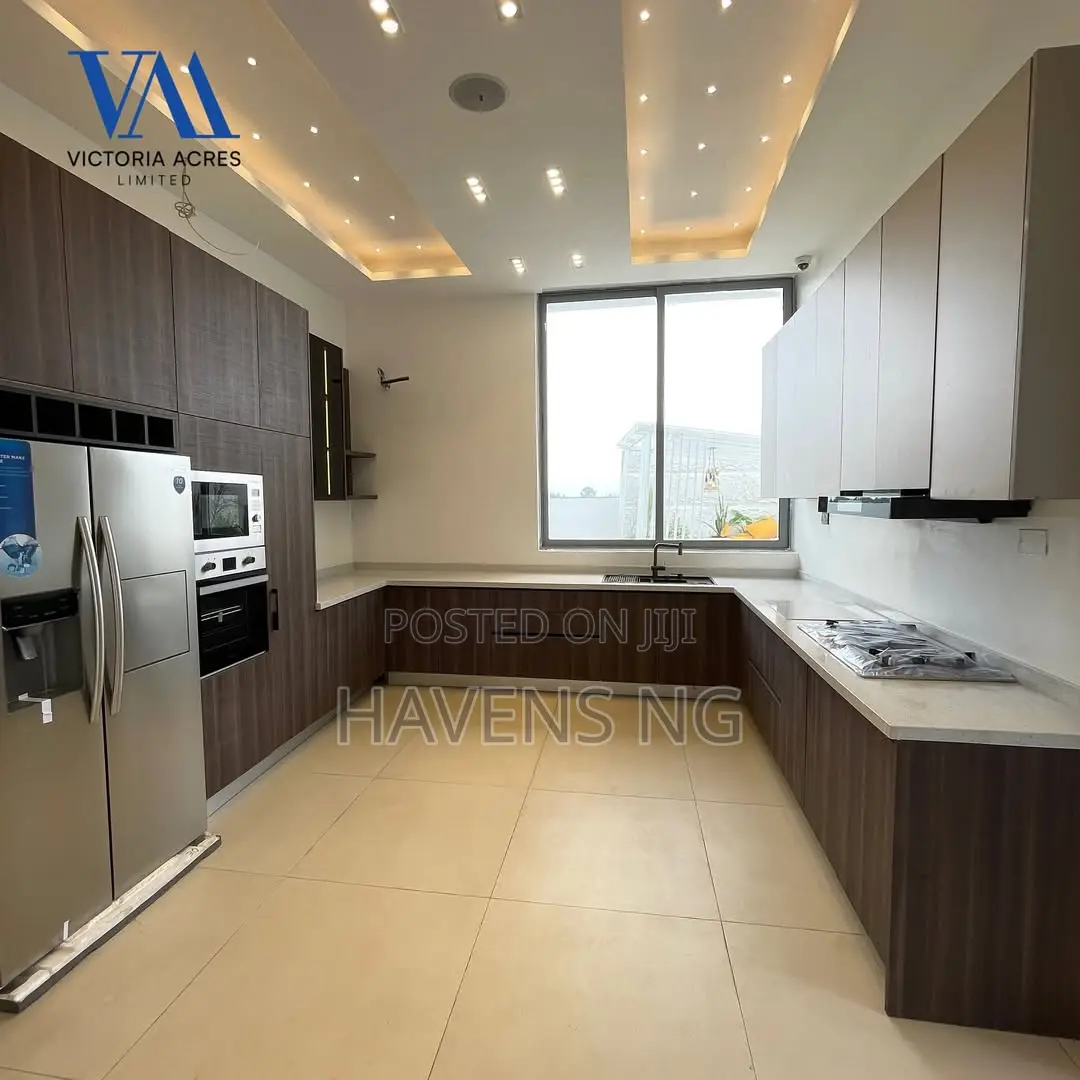 5bdrm Duplex in Osapa london for sale in Osapa london