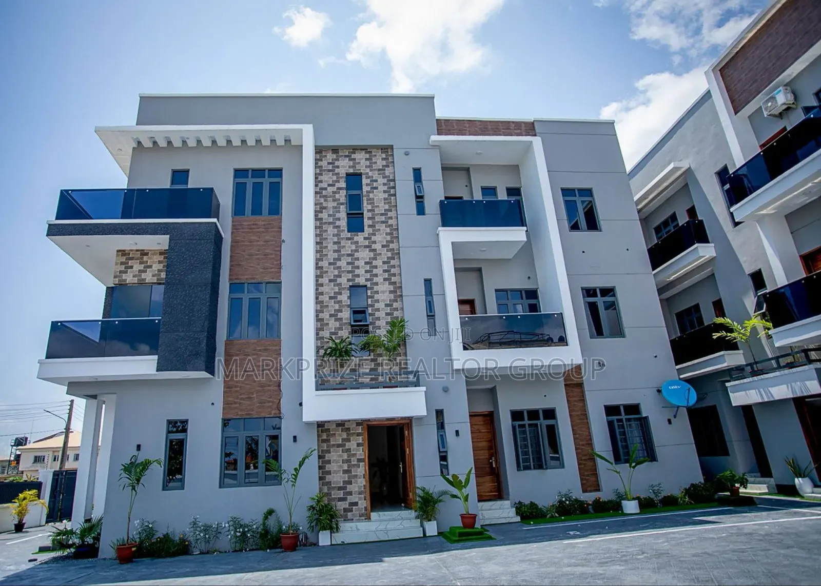 2bdrm Apartment in Lekki Scheme 2 for sale in Abraham Adesanya Estate