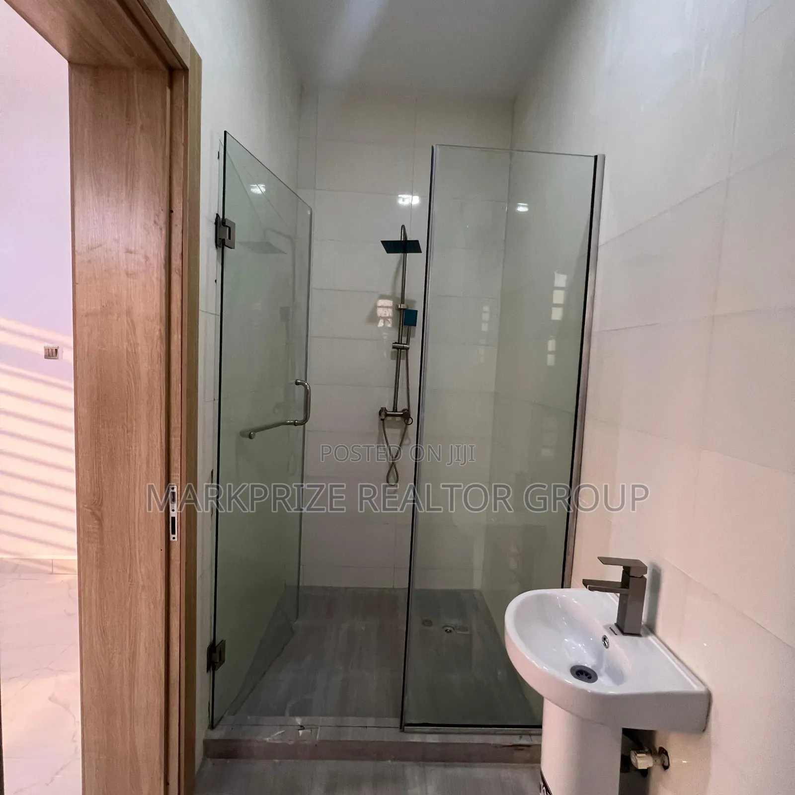 2bdrm Apartment in Lekki Scheme 2 for sale in Abraham Adesanya Estate