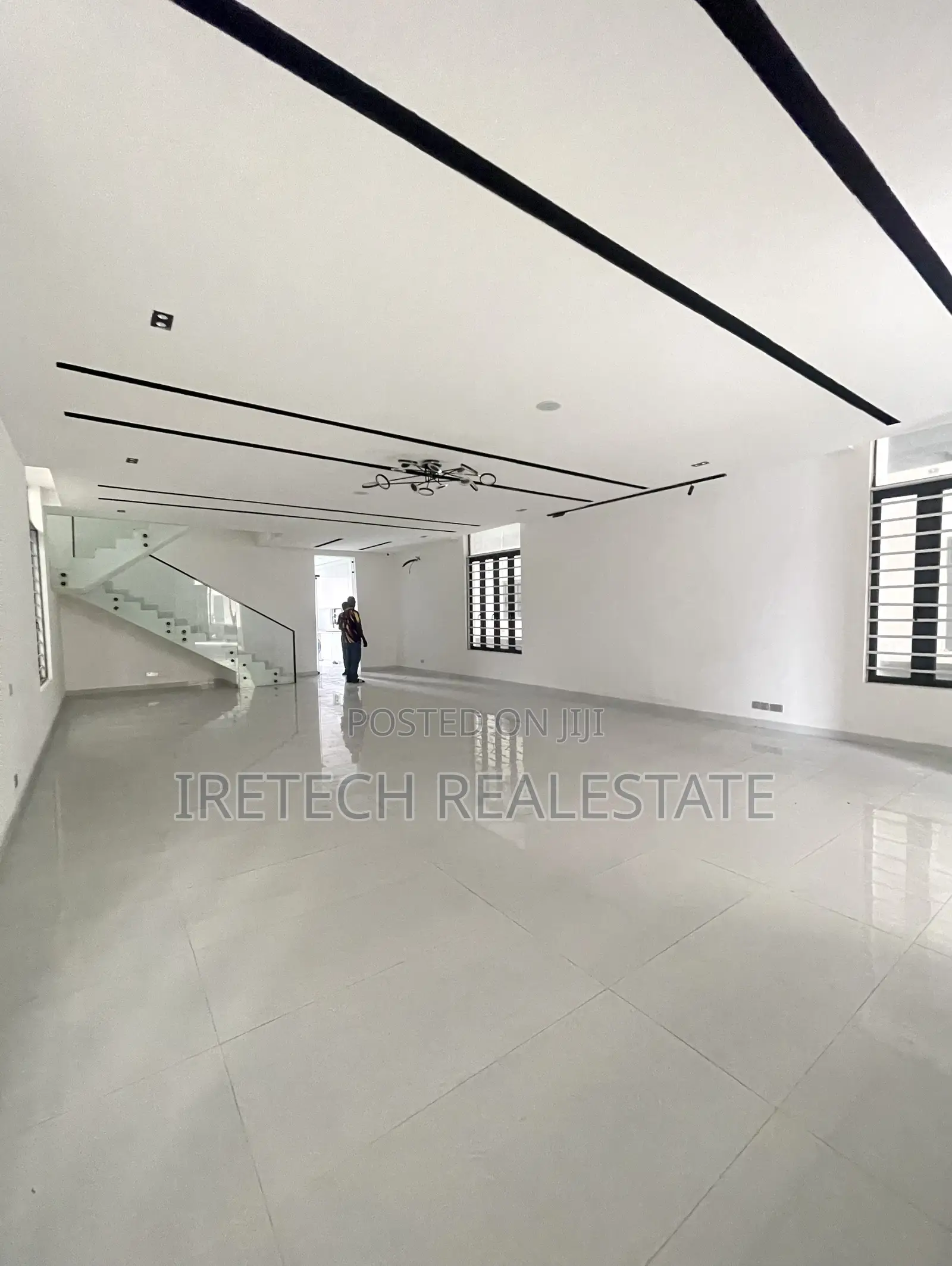 5bdrm Duplex in Orchid Road Lekki for sale in Lekki