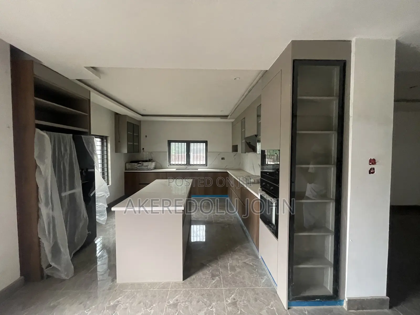 3bdrm Block of Flats in Zone 4 / Wuse for sale in Zone 4 / Wuse