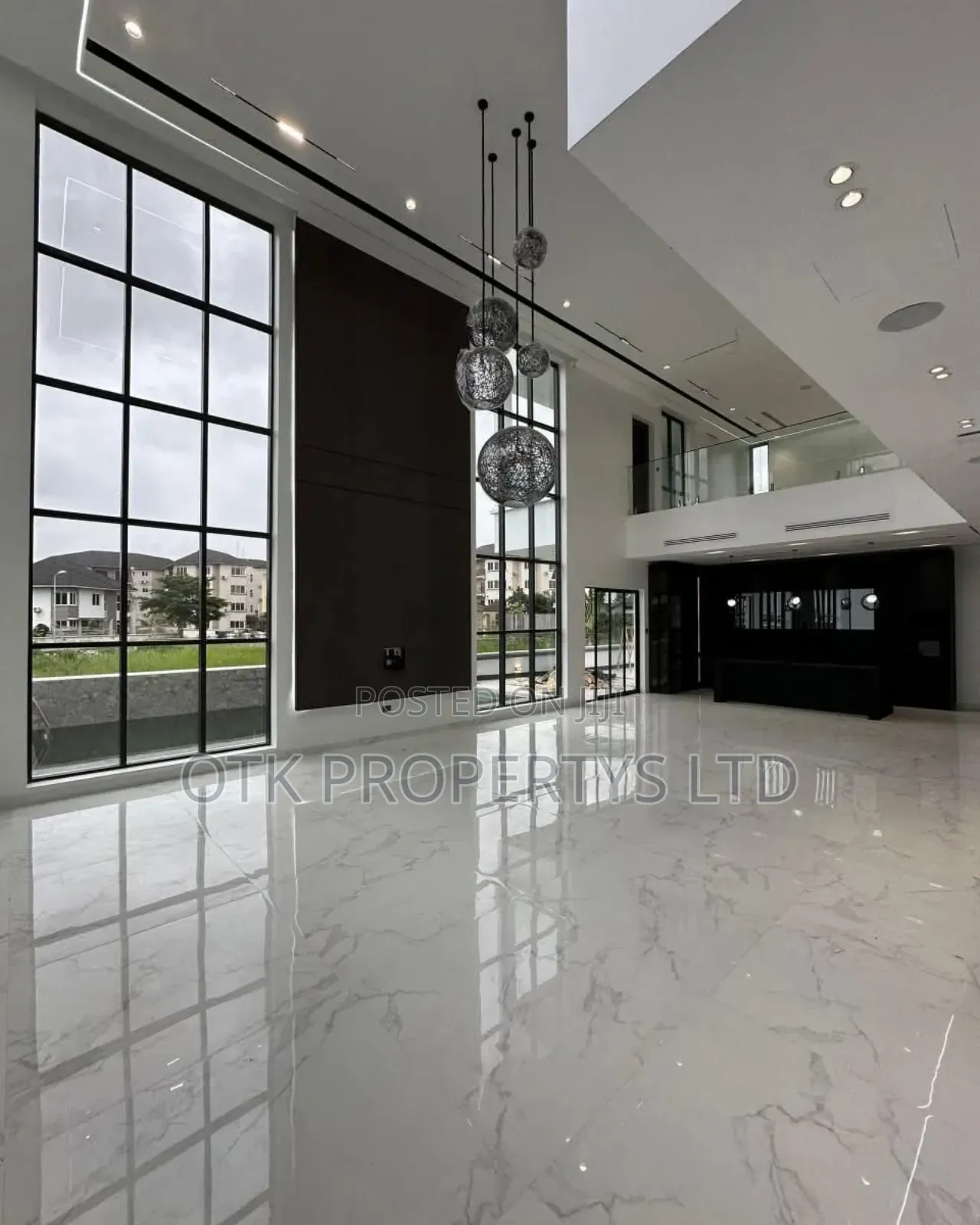 5bdrm Duplex in Osapa London Lekki for sale in Osapa london
