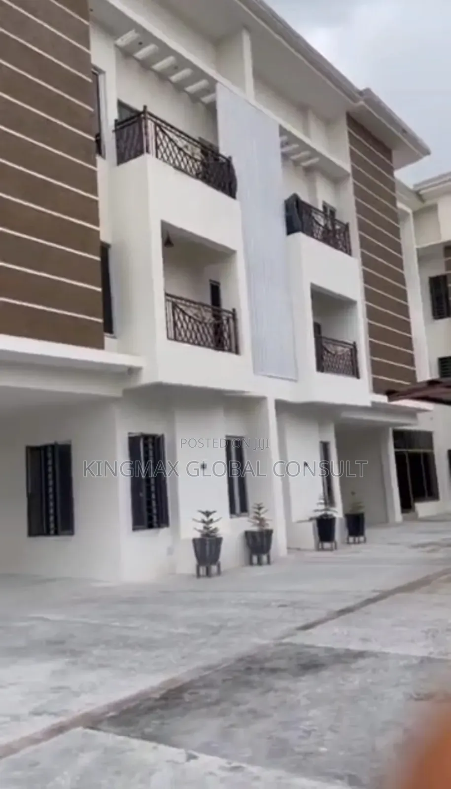 7bdrm Duplex in Utako Abuja for sale in Utako
