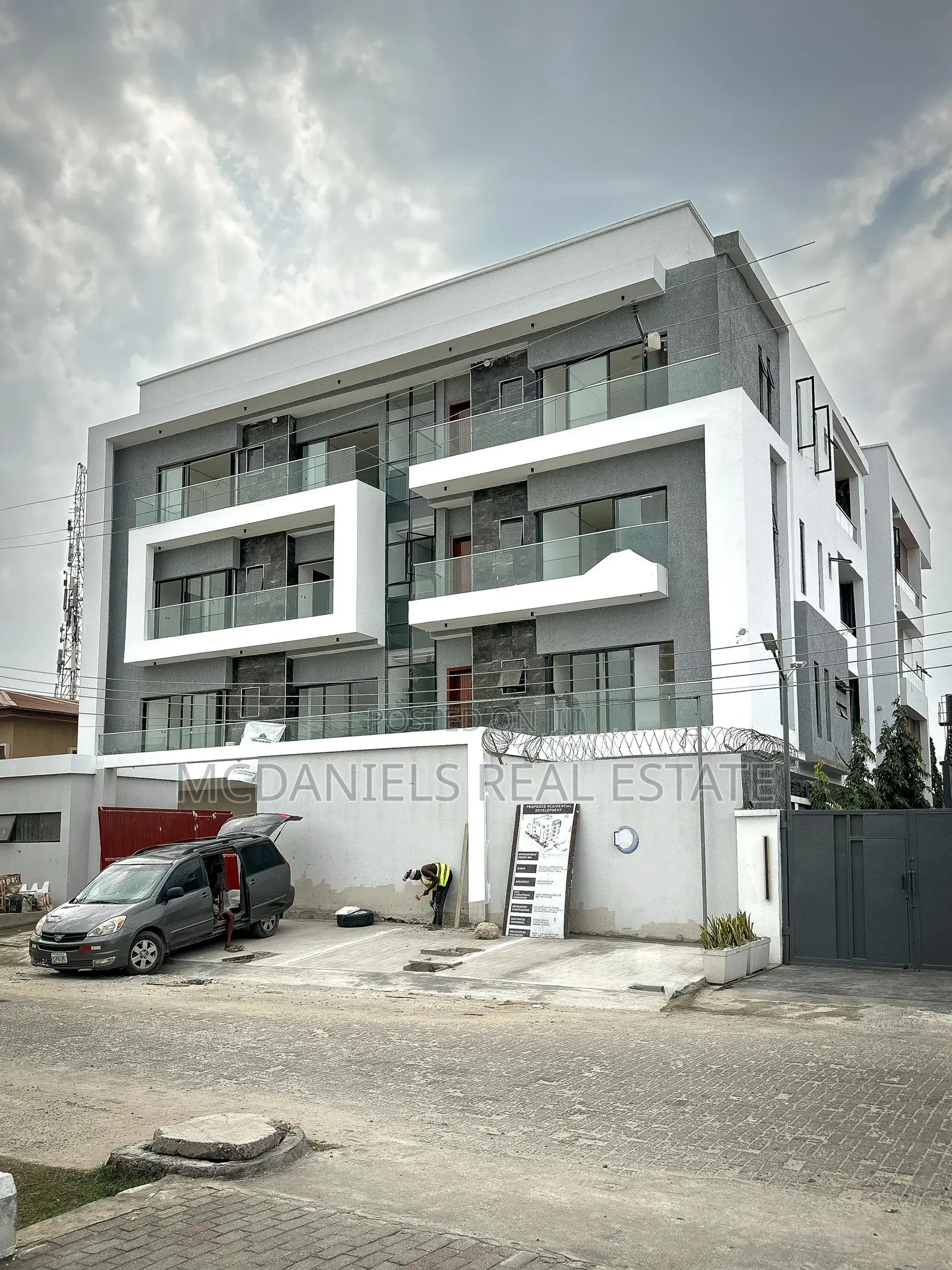 Furnished 3bdrm Apartment in Lekki Phase 1 for sale in Lekki Phase 1