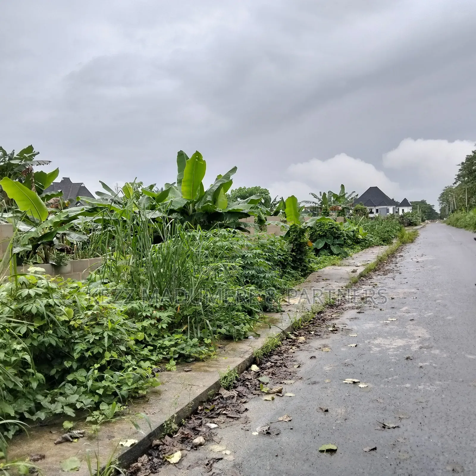For Sale:6 Plots With Dwarf Fence at Gra Phase 8 Eliozu , Ph in Port-Harcourt