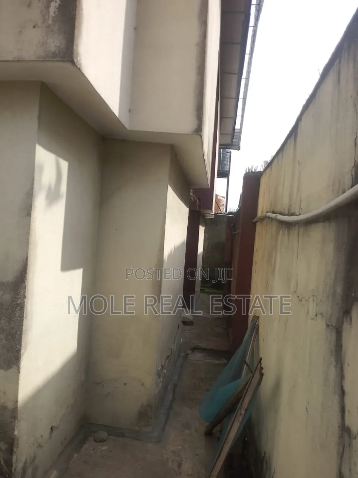 3bdrm Block of Flats in Akowonjo, Egbeda / Egbeda for sale in Egbeda / Egbeda