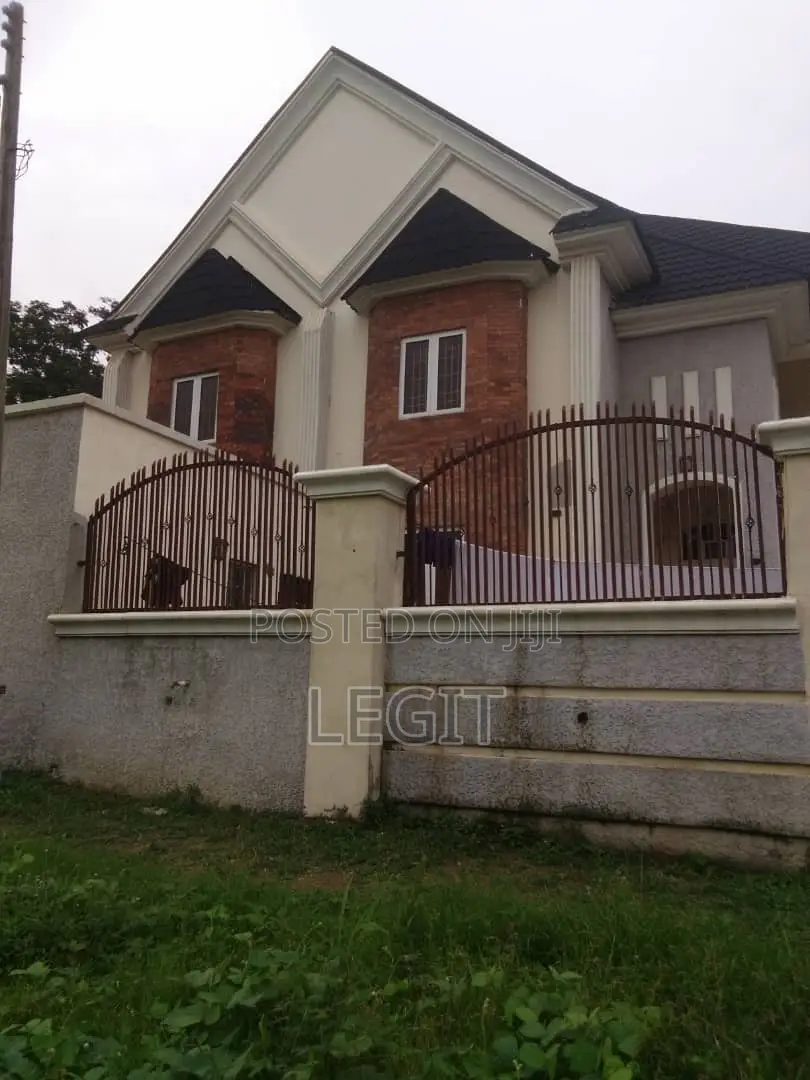 10bdrm Duplex in Lugbe District for sale in Lugbe District