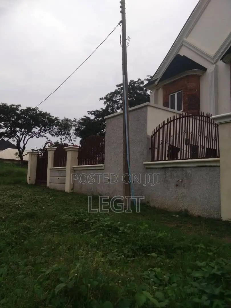 10bdrm Duplex in Lugbe District for sale in Lugbe District