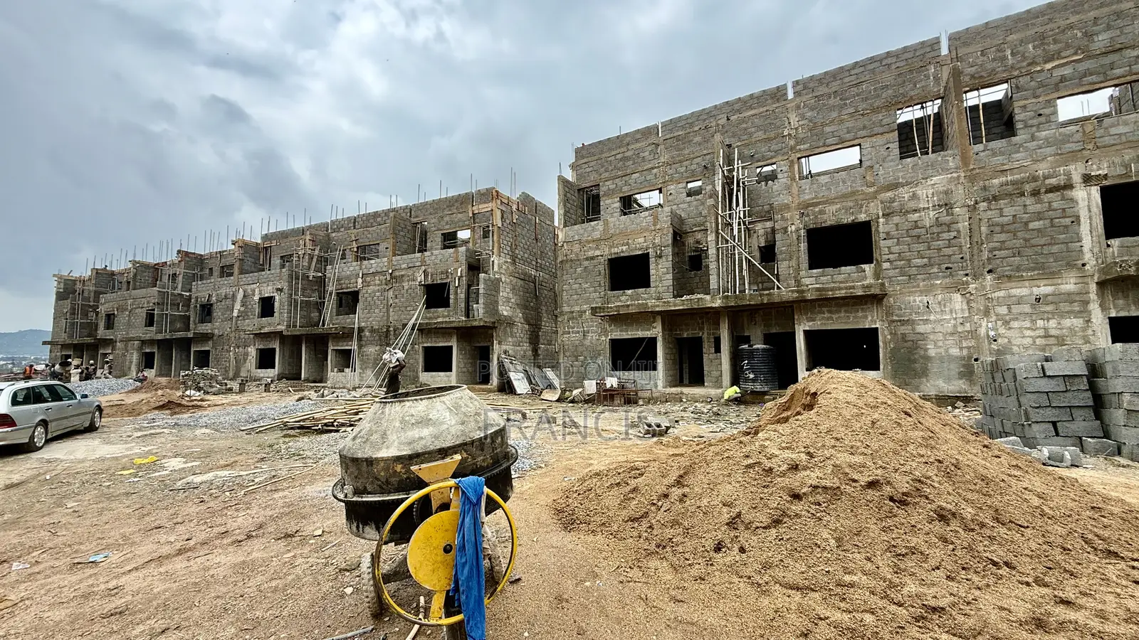 4bdrm Townhouse/Terrace in Hills View Estate, Gwarinpa in Life Camp