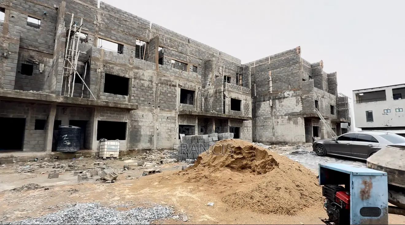 4bdrm Townhouse/Terrace in Hills View Estate, Gwarinpa in Life Camp