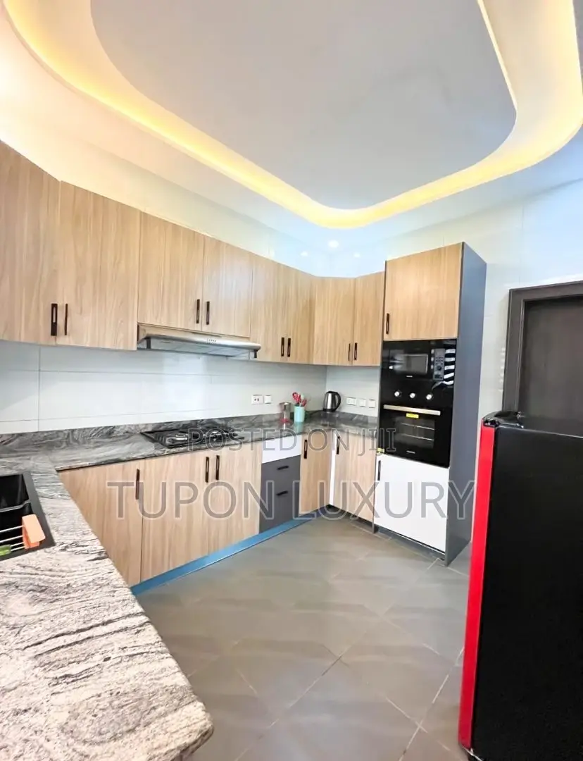 Luxury 1/2 Apartment in Jahi in Maitama