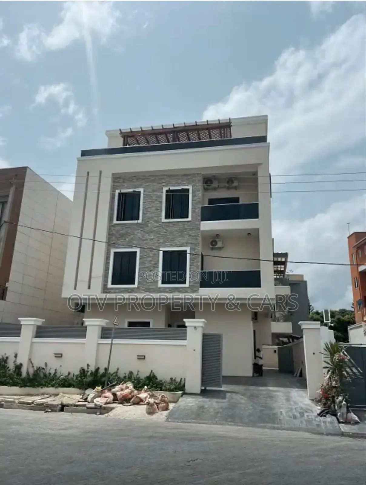 Furnished 6bdrm Duplex in Lekki Phase 1 for sale in Lekki Phase 1