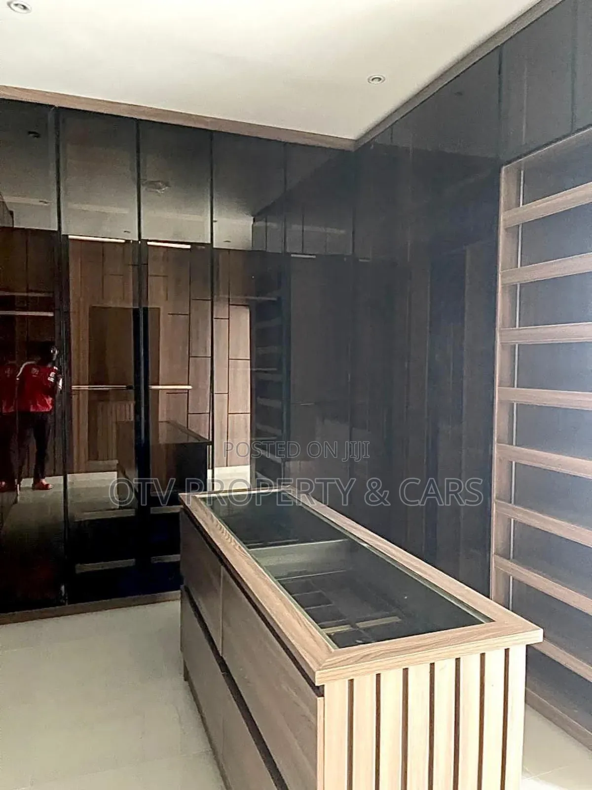 Furnished 6bdrm Duplex in Lekki Phase 1 for sale in Lekki Phase 1