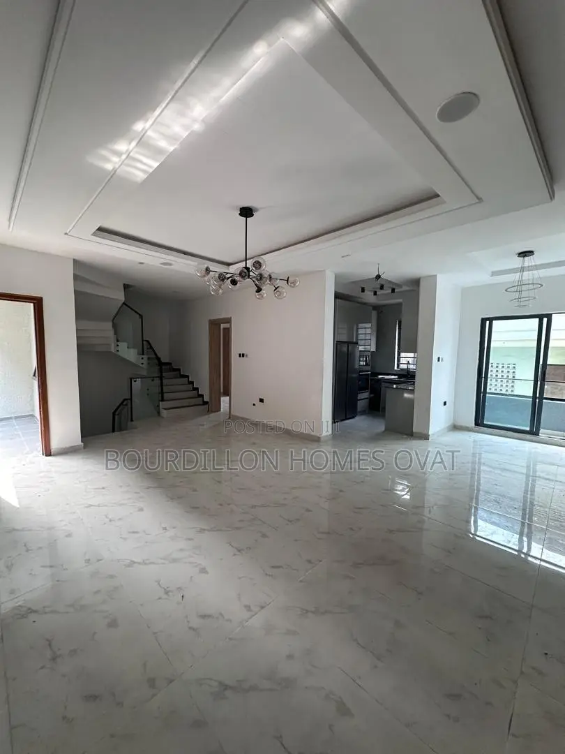 4bdrm Duplex in Lekki Phase 1 for sale in Lekki Phase 1