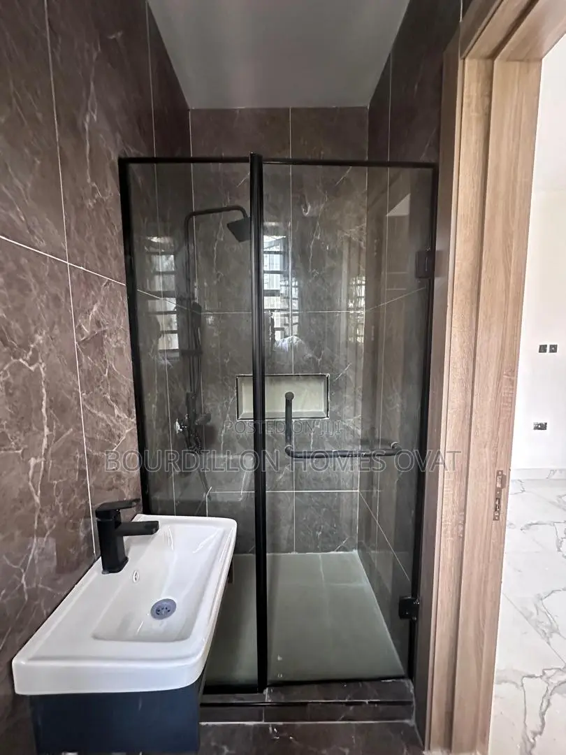 4bdrm Duplex in Lekki Phase 1 for sale in Lekki Phase 1