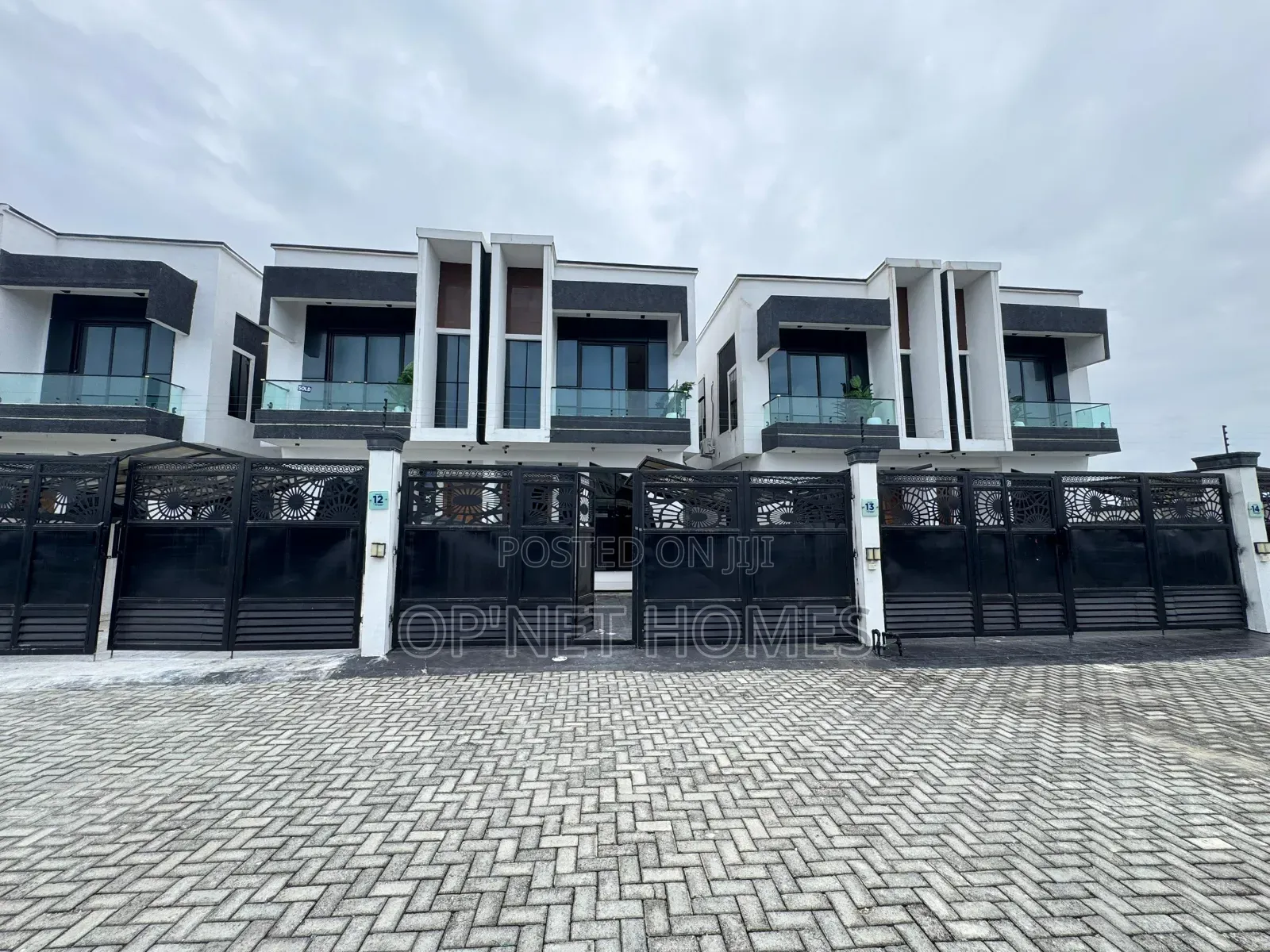 Furnished 4bdrm Duplex in Lekki for sale in Lekki