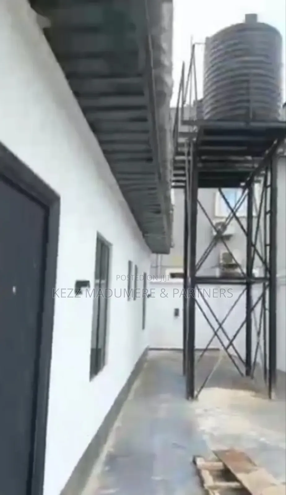 3bdrm Bungalow in Umuodu Close To for sale in Owerri