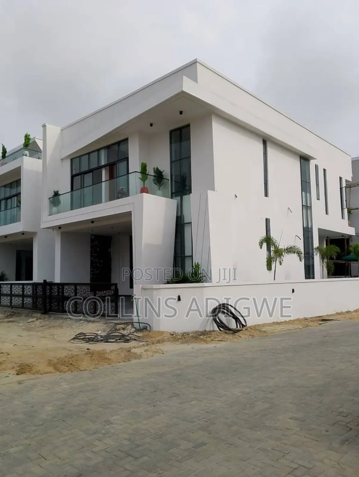 5bdrm Duplex in Lekki Conservation for sale in Chevron